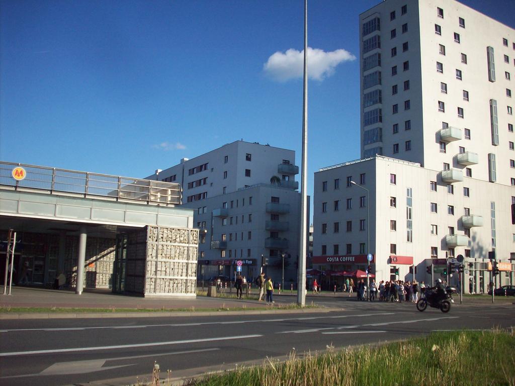 Apartamenty Metro Mlociny Varsavia Esterno foto